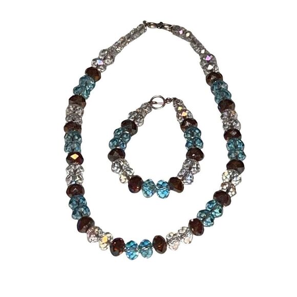 Quality Matching Crystal Necklace & Bracelet Jewelry Set - Picture 1 of 5